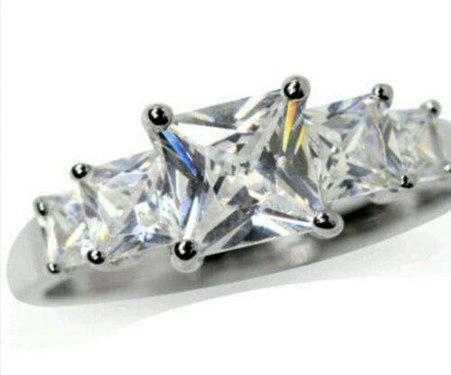 Stunning Engagement  Sterling Silver     Ring  size 7