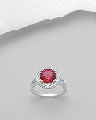 Free Shipping    RED Garnet RING        size 8