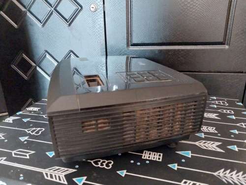 LG BS275 DLP Projector