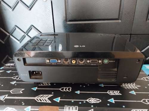 LG BS275 DLP Projector