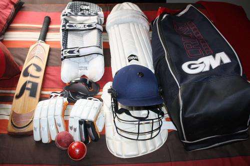 ** Complete GM Cricket set ** BARGAIN