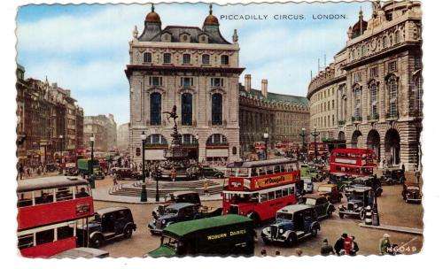 Valentines Post Card"PICCADILLY CIRCUS LONDON". See scans for details