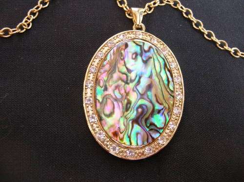 Mother of pearl Necklace with 20 cubic Zirconia's. Please see pics for details