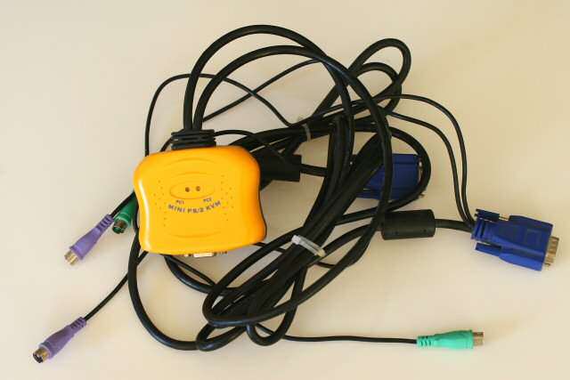 Sunix 2-port PS/2 KVM unit ...
