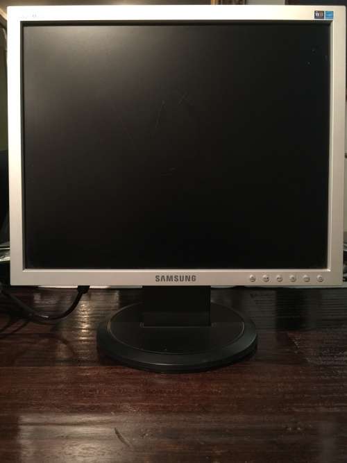 Samsung Syncmaster 723N monitor