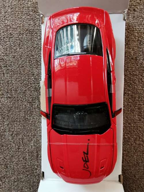 1:24 Ford Mustang signed by designer of car`s exterior