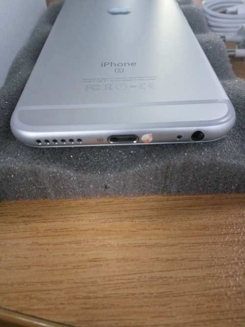 Apple IPhone 6s 16GB - 10/10 - Silver