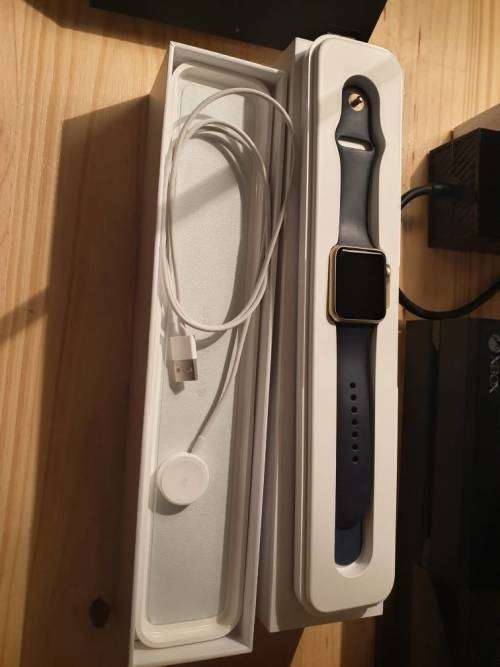 Apple Watch - Gen 1 - 42MM - Mint condition