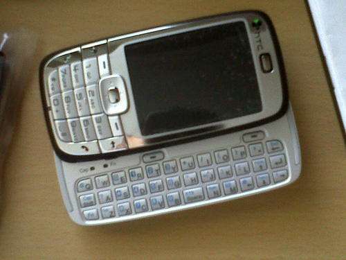 HTC S710