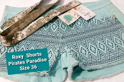 Roxy Pirates Paradise Shorts with Roxy Belt (Size 36)