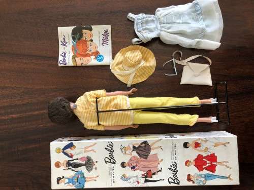 Vintage Barbie 1962 stock 850 brunette bubble cut