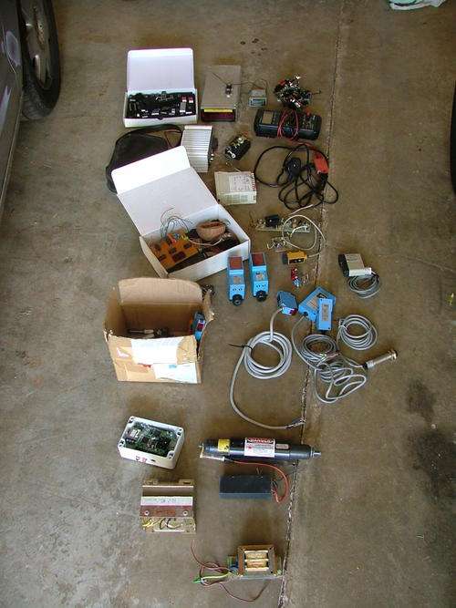 Electronic Components - Incl - Lasers, Sick Sensors, Temp Controller +++