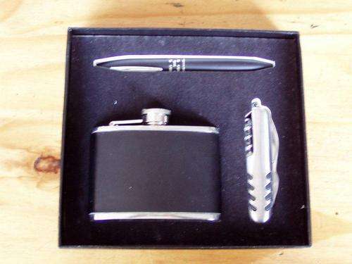 MENS GIFT SET : FLASK, PEN, POCKET KNIFE