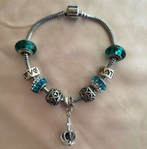 FASHIONABLE BRACELET