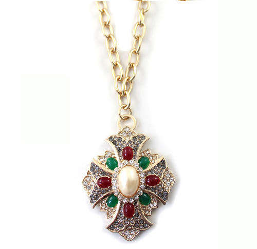 FASHIONABLE CROSS NECKLACE