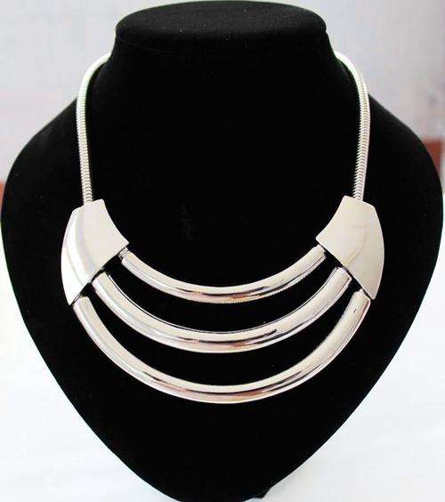 !!! NEW ARRIVAL!!!  FASHIONABLE  NECKLACE