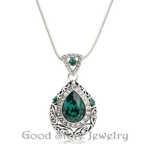 BEAUTIFUL DARK GREEN SWAROVSKI NECKLACE