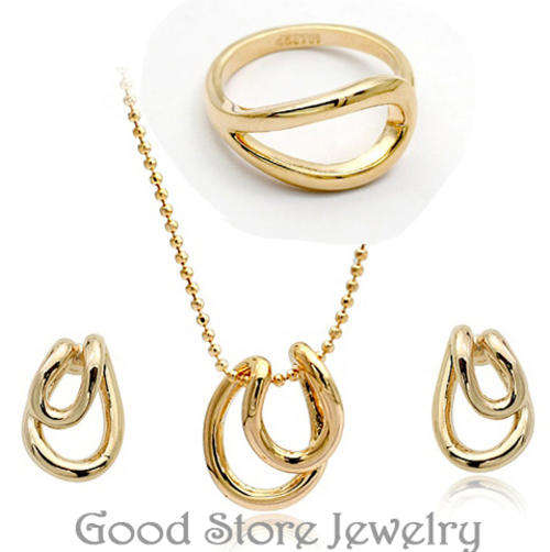 !!!NEW!!! STRIKING ACCESSORIES FINE SETS IN 18KGP***RING SIZE 7
