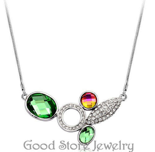 GORGEOUS  SWAROVSKI PENDANT on chain