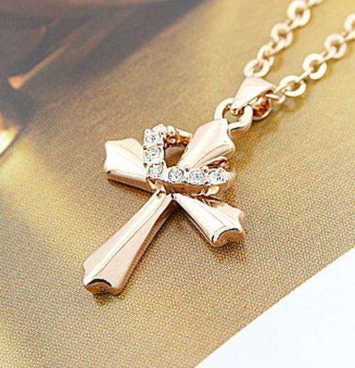 BEAUTIFUL SWAROVSKI CROSS NECKLACE IN 18KGP