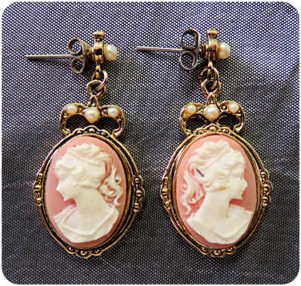 Lovely Faux Cameo Vintage Earings
