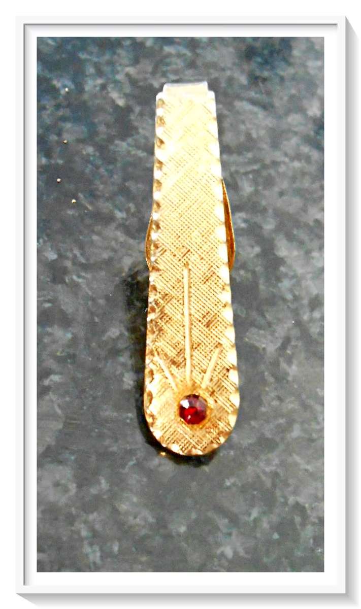 Stunning Vintage Star Studded Tie Pin with Small Garnet :