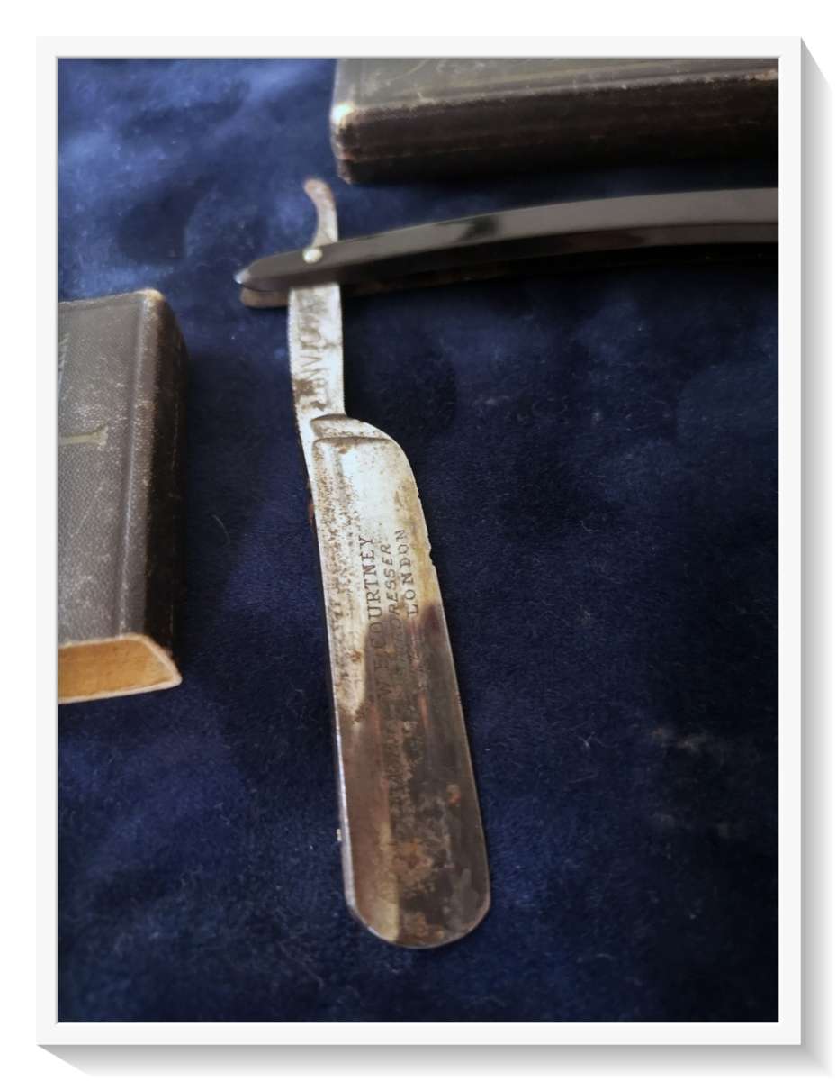 H. Boker and Co. - Highly Collectable Vintage Bakelite Hand-Held Razor with Engraved Blade