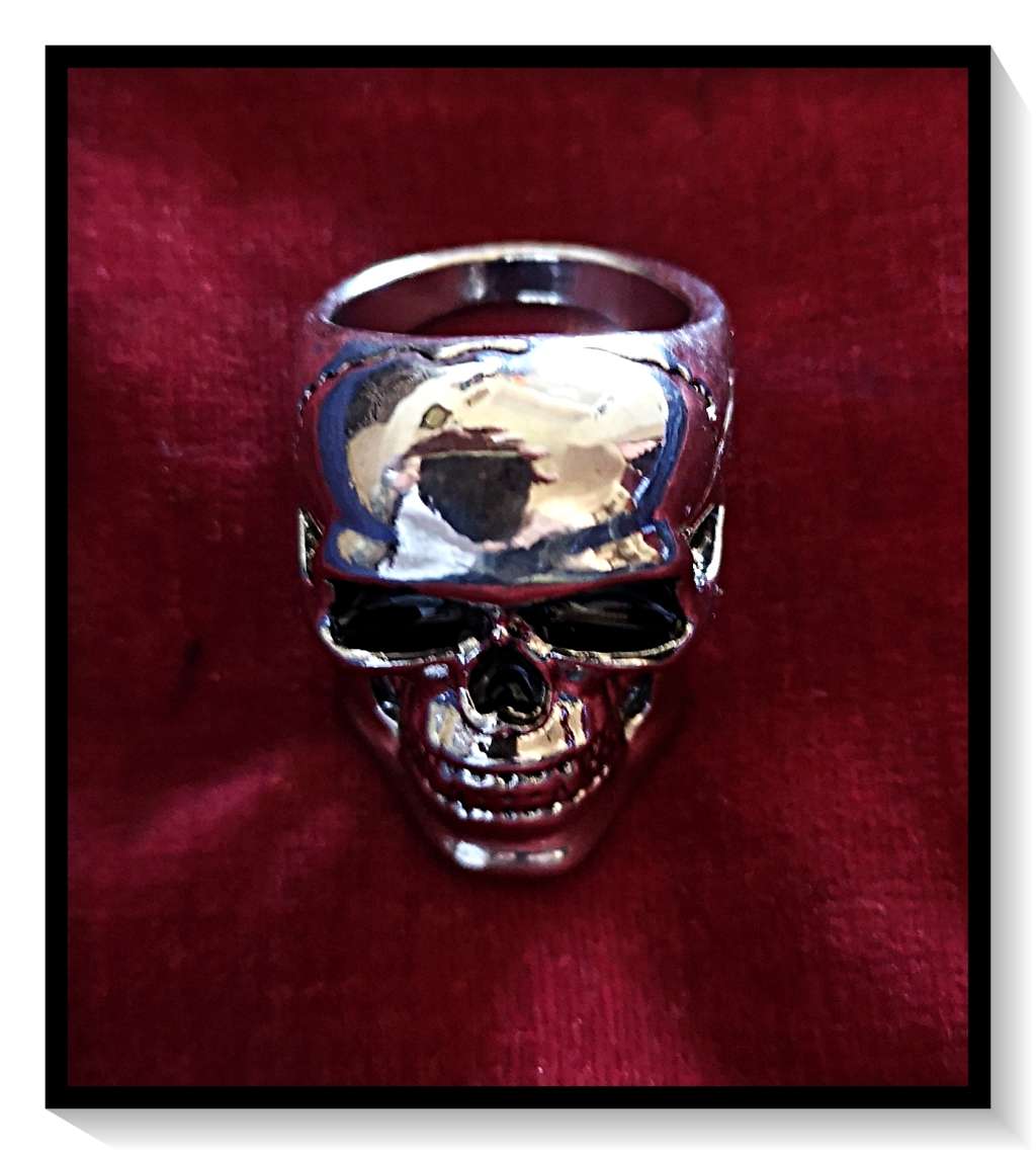 Simple & Chunky Heavy Metal Chrome Skull Ring Unisex Size 8
