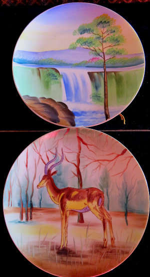 Two Beautifull plates Decorated with Gorgeous Fauna & Flora Scenery - A Stunning Unit ***
