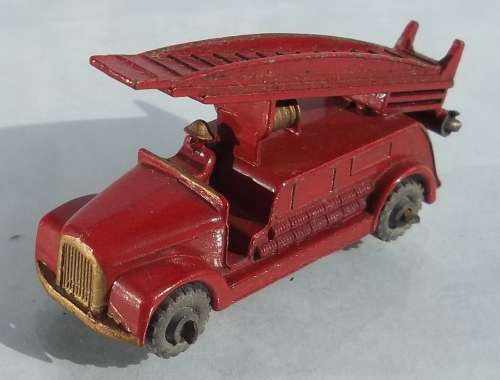 MATCHBOX Lesney 1-75 Series Regular Wheels MOKO #9 Dennis Fire Engine Made in England