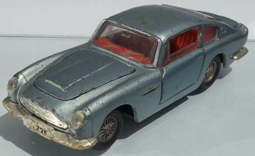 Dinky Toys Aston Martin Vintage Made in England Die Cast Model