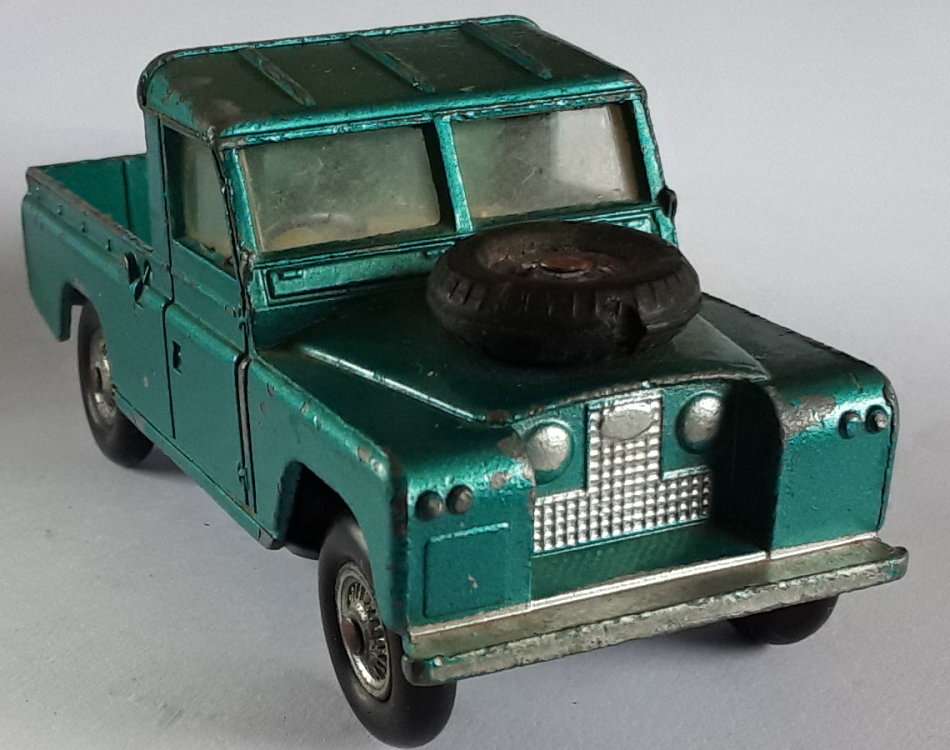 Corgi Toys 109 WB Land Rover Made in England late 1960s model Vintage