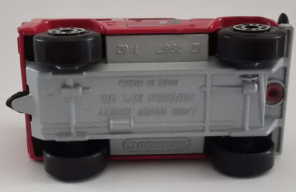 Matchbox #35 Land Rover 90 Produced in 1983. Mint Boxed 39 year old collectable