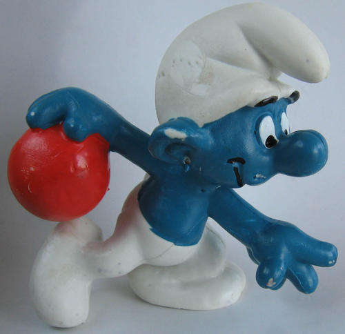 10 PIN BOWLER SMURF SMURFS 1979 -  Peyo Schleich vintage collectable toy FIGURE