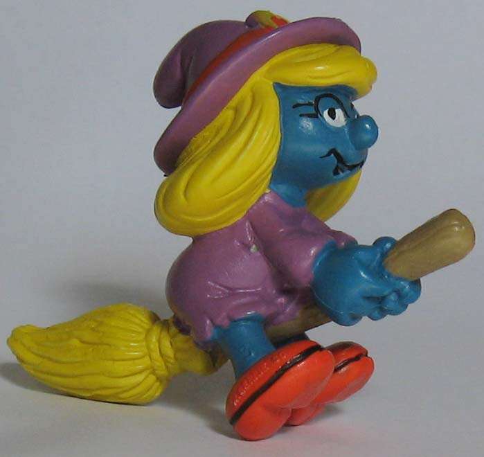 WITCH SMURFETTE !!!!!!!!!!!!! Smurfs Peyo Schleich Vinatge 1982 Figure (More on Auction)
