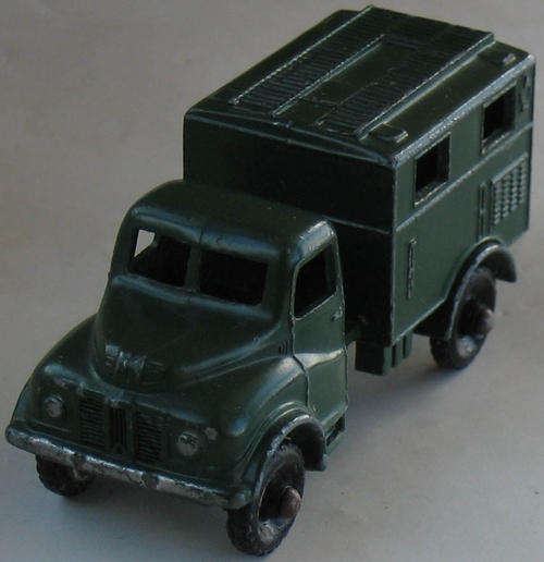 MATCHBOX MOKO Lesney 1-75 Series Regular Wheels #68 Austin MK II Radio Truck (Army)