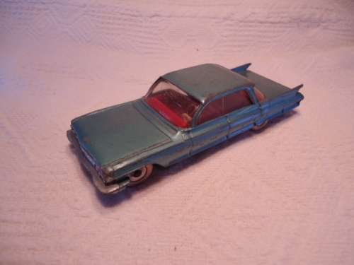 Dinky Toys - # 147 - Cadillac 62