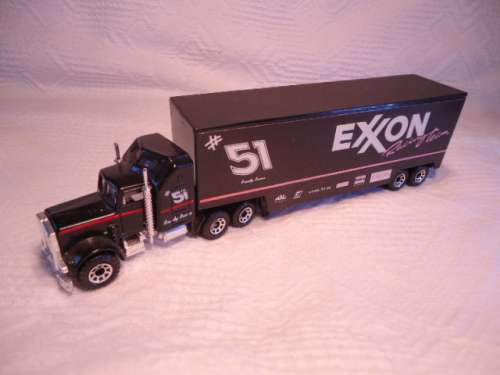 Matchbox  - # CY 104 - Days of Thunder - Exxon Racing Team - Kenworth Superstar