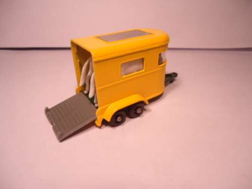 Matchbox - Regular Wheels - # 43C - Pony Trailer + horses - BPW