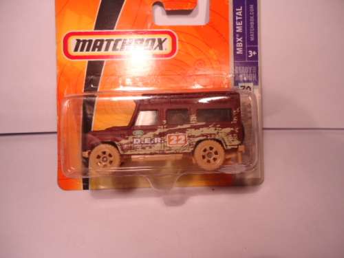 Matchbox - Superfast - # 70 - Land Rover Defender 110 - Sealed