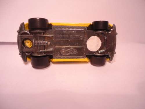 Hotwheels - # 9225 - Park 'n Plate - VW Bug