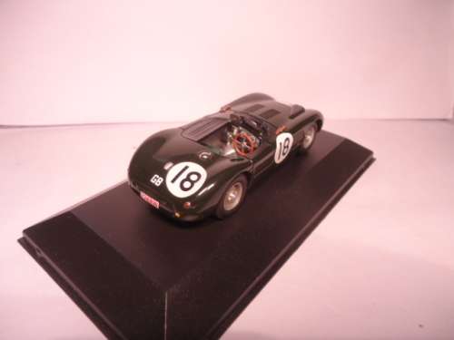 Quartzo  QLM 033 - Jaguar XK120 C-Type - Winner Le Mans 1953 18 RoltHamilton