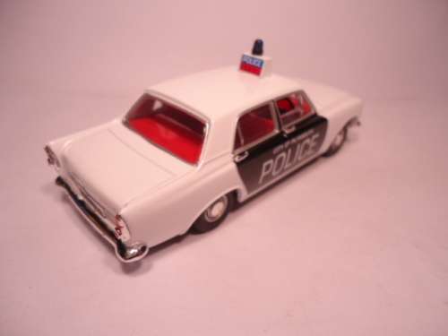 Vanguards  VA 04603 - Ford Zephyr 6 MKIII - Plymouth City Police