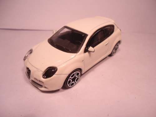 Bburago # 21036 - Alfa Mito