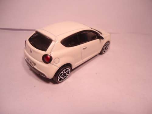 Bburago # 21036 - Alfa Mito
