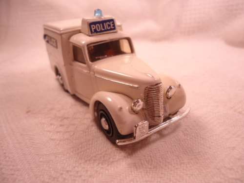 Matchbox Dinky - # DY8 - 1948 Commer 8  CWT Van - converted to Police Car