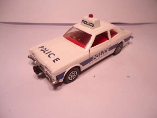Corgi Toys - # 402 - Ford Cortina XLE -  Police Car