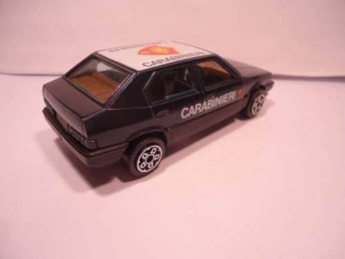 Bburago -  4187 - Alfa Romeo 33 - Carabinieri