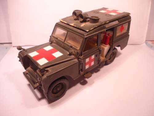 Polistil - 1/25 scale - Land Rover - Series 3 - Anbulance - missing LH rear door
