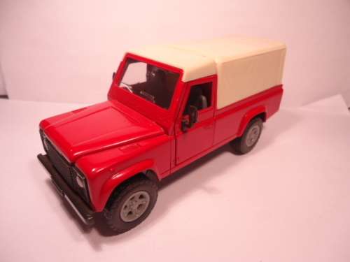 Siku - 1/32 scale - Land Rover - Defender 110 - # 2561